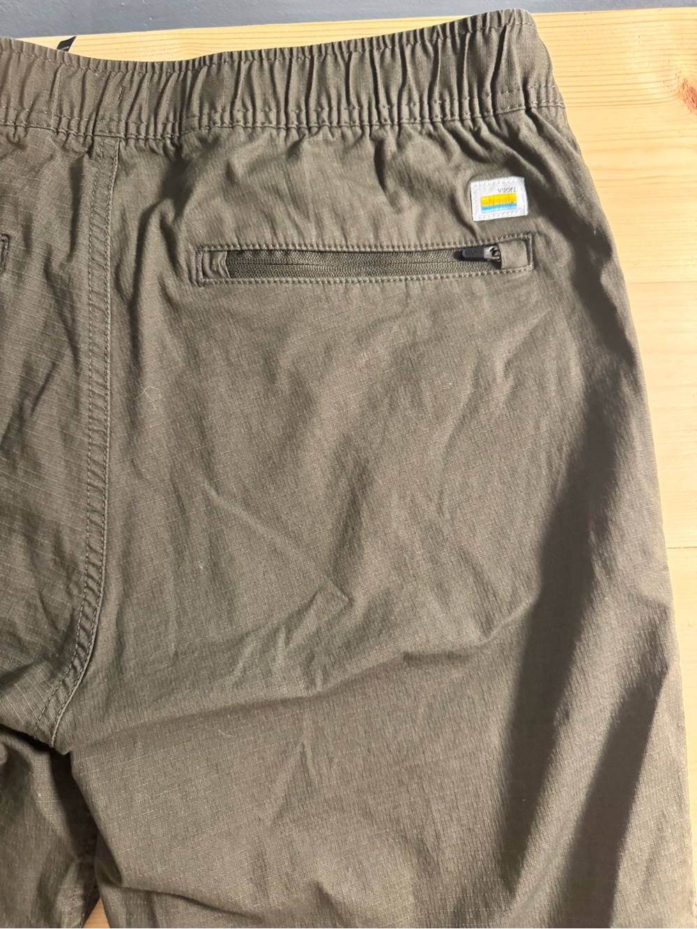 VUORI OLIVE GREEN RISE AND SHINE BRAND NEW MENS PANT - Picture 8 of 11